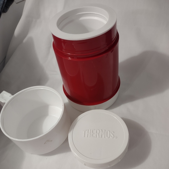 2 Thermos  GT narrow neck  containers. - Picture 5 of 5